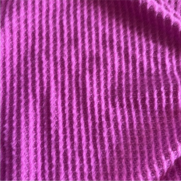 Urban Outfitters Ruched Long-Sleeve Bow Tie Pink Crop Top size Medium - Picture 5 of 7